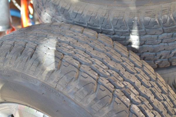 ขาย แม็ก+ยาง Brigstone H/T  255/65 R 17 ปี 2415  ป้ายแดง  ราคา 11500