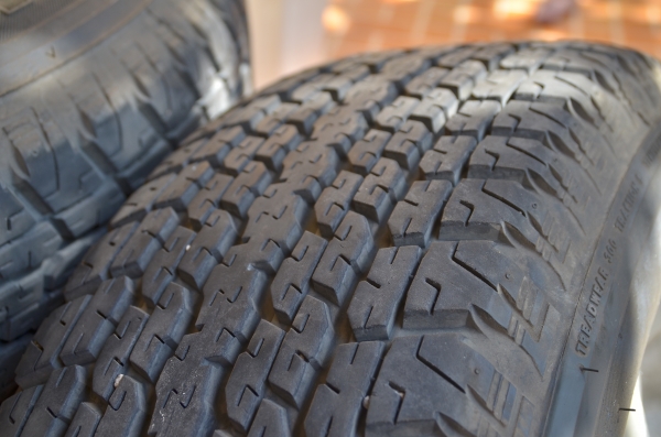 ขาย แม็ก+ยาง Brigstone H/T  255/65 R 17 ปี 2415  ป้ายแดง  ราคา 11500