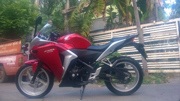 ขายลูกเดียว CBR250iปี2554 วิ่งน้อย1xxxแท้ รถบ้านสวยๆ มีเล่มเอกสารครบ ขายลูกเดียว CBR250iปี2554 วิ่งน้อย1xxxแท้ รถบ้านสวยๆ มีเล่มเอกสารครบ