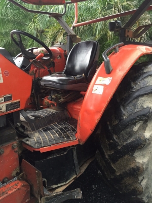 ขายรถไถ2เพลา KUBOTA M9540DTH เครื่อง 95แรงม้า ปี51 สนใจโทร 081-970-1072