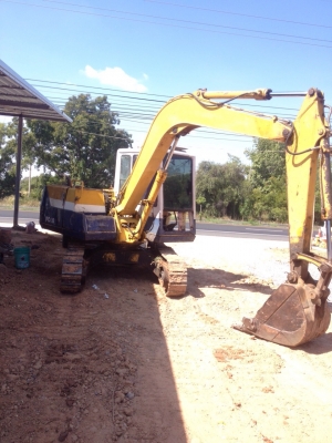 ขายรถเเบคโฮkomatsu pc60-6 พร้อมใช้งาน