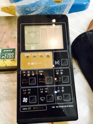 ขาย กล่อง+จอ+มอเตอร์คันเร่ง KOMATSU PC120-5 สวยๆ พร้อมส่ง