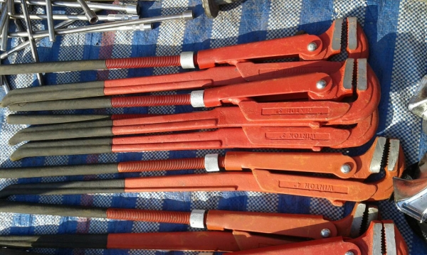 ประแจคอม้า 3-4  นิ้วเก่าเก็บ