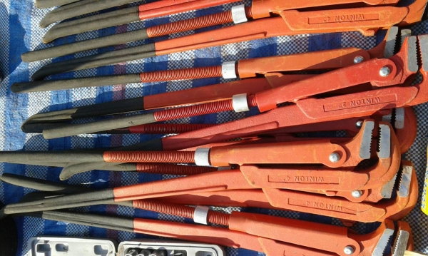 ประแจคอม้า 3-4  นิ้วเก่าเก็บ