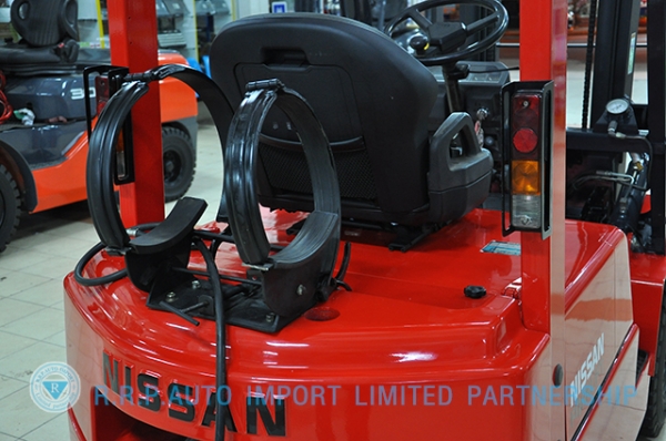 ขายรถโฟล์คลิฟท์มือสอง NISSAN  รุ่น J01-115675 ราคา xxx,xxx บาท นำเข้าจากประเทศญี่ปุ่น 100\% ไม่เคยใช้งานในไทย