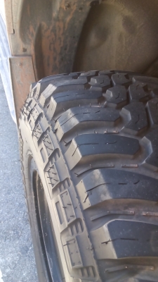 ขายยาง Deestone  clawer  mud   245 / 70 R16  ปี 12 6500