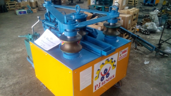 ขายเครื่องดัดท่อโค้ง 1&Prime; &ndash; 4&Prime; พร้อมโมว์ดัด 1&Prime;,2&Prime;,3&Prime;,4&Prime; มอเตอร์ 5 HP เกียร์เบอร์ 100 ไฟ 380 V. ระบบไฮดรอลิคแนวนอน