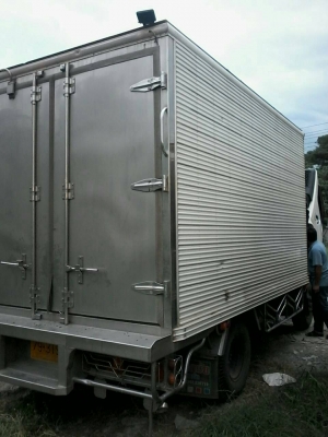 ขาย 6 ล้อ ตู้เย็น เมก้า 175 ยาว 5.5 ม. ปี 2554 เครื่องดี คัสซีสวย พร้อมใช้ สนใจติดต่อได้ที่  081-9420141  ,  081-5715326