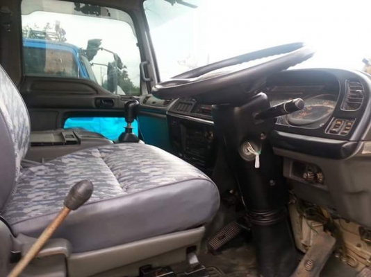 สวยมาก คัชซีสวย สภาพพร้อมใช้งาน เอกสารพร้อมโอน สนใจโทร 090-8588220คุณนะ 093-3258446คุณบิว หรือเข้าดูสินค้าอื่นๆได้ที่ www.truck.in.th/498 หรือFacebook ตลาดรถมือสอง คุณนะ