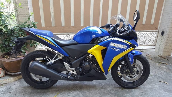 ขออนุญาติขาย HONDA CBR250R MORIWAKI ABS ตัว LIMITED EDITION ขออนุญาติขาย HONDA CBR250R MORIWAKI ABS ตัว LIMITED EDITION