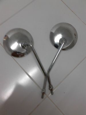 ขายกระจกมองข้าง แต่งโครเมียมclassic สวยๆ  ราคา 150 บาท