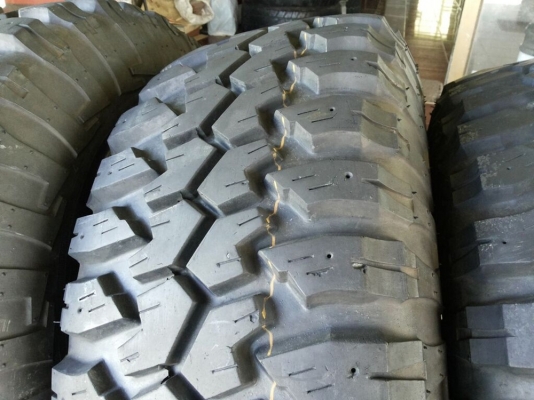 ล้อแม็กลาย bradley พร้อมยาง mud maxxis bighorn 33x12.5 ดอกเต็มเหมือนยางใหม่