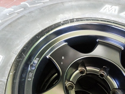 ล้อแม็กลาย bradley พร้อมยาง mud maxxis bighorn 33x12.5 ดอกเต็มเหมือนยางใหม่