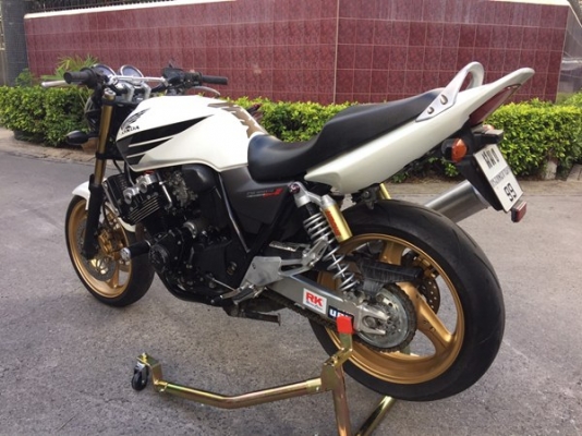 CB 400 เทค3 ปี04 ทะเบียนแท้ 165,000 บาท รับซื้อขายแลกเปลี่ยนคับ