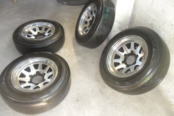 ล้อแม็ก 15นิ้ว6รูพร้อมยาง สวยๆ 4 ล้อ ราคา 6900 บาท ล้อแม็ก 15นิ้ว6รูพร้อมยาง สวยๆ 4 ล้อ ราคา 6900 บาท