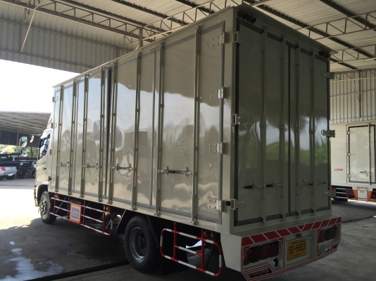 ขายHINO.Euro3.ซี่รี่ย์500. FC9JJLA เครื่องคอมมอนเรล.  175เเรงม้า.  เบรคทิฟฟี่ยาว 5.6เมตรตู้10บานเปิดได้รอบปี2555(2012)สภาพสวยใครต้องการไม่ผิดหวังราคา1,050,000บาทจัดไฟเเนนได้ดูรถได้ที่เต็นท์รถ JJ.AUTOCAR 2 หลังวัดจันทรารามติดถนนเพชรเกษมก.ม.ที่68.5 ฝั่งขาเข