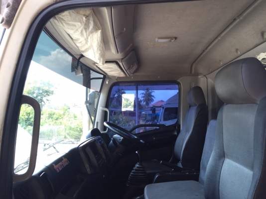 ขายHINO.Euro3.ซี่รี่ย์500. FC9JJLA เครื่องคอมมอนเรล.  175เเรงม้า.  เบรคทิฟฟี่ยาว 5.6เมตรตู้10บานเปิดได้รอบปี2555(2012)สภาพสวยใครต้องการไม่ผิดหวังราคา1,050,000บาทจัดไฟเเนนได้ดูรถได้ที่เต็นท์รถ JJ.AUTOCAR 2 หลังวัดจันทรารามติดถนนเพชรเกษมก.ม.ที่68.5 ฝั่งขาเข