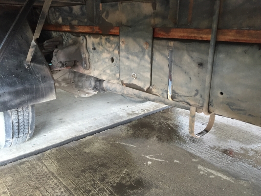 ขายHINO.Euro3.ซี่รี่ย์500. FC9JJLA เครื่องคอมมอนเรล.  175เเรงม้า.  เบรคทิฟฟี่ยาว 5.6เมตรตู้10บานเปิดได้รอบปี2555(2012)สภาพสวยใครต้องการไม่ผิดหวังราคา1,050,000บาทจัดไฟเเนนได้ดูรถได้ที่เต็นท์รถ JJ.AUTOCAR 2 หลังวัดจันทรารามติดถนนเพชรเกษมก.ม.ที่68.5 ฝั่งขาเข