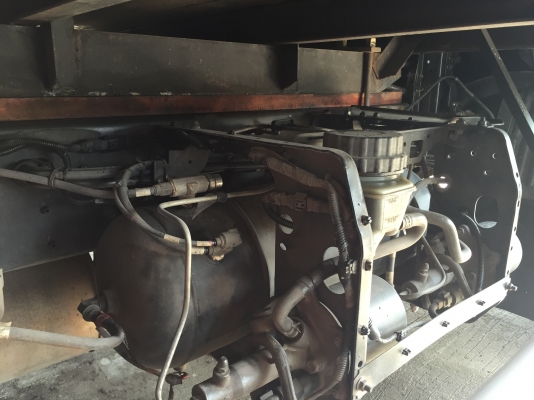 ขายHINO.Euro3.ซี่รี่ย์500. FC9JJLA เครื่องคอมมอนเรล.  175เเรงม้า.  เบรคทิฟฟี่ยาว 5.6เมตรตู้10บานเปิดได้รอบปี2555(2012)สภาพสวยใครต้องการไม่ผิดหวังราคา1,050,000บาทจัดไฟเเนนได้ดูรถได้ที่เต็นท์รถ JJ.AUTOCAR 2 หลังวัดจันทรารามติดถนนเพชรเกษมก.ม.ที่68.5 ฝั่งขาเข