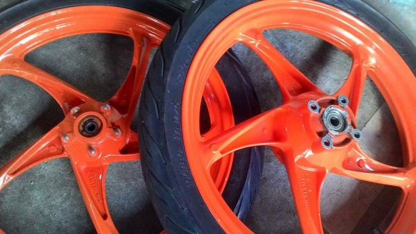 ล้อแม็ก HONDA LS ก้านบิด สีสวย สภาพดีตามรูปเลยครับ