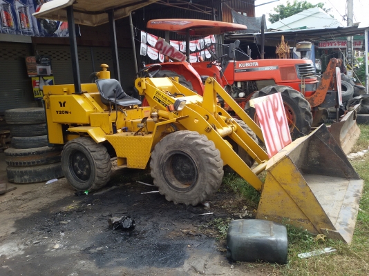 ขายรถตักล้อยางYANMAR Y-20 ขับ2+4ล้อ รถพร้อมใช้