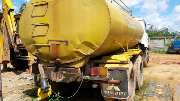 ขายรถน้ำHINO สองเพลา725 กับหกล้อISUZU110ดั้ม ขายรถน้ำHINO สองเพลา725 กับหกล้อISUZU110ดั้ม