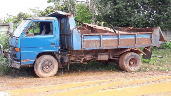 ขายรถน้ำHINO สองเพลา725 กับหกล้อISUZU110ดั้ม ขายรถน้ำHINO สองเพลา725 กับหกล้อISUZU110ดั้ม