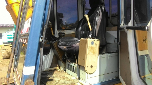 ขายด่วน KOBELCO SK04 มาร์คทู  สภาพสวย พร้อมใช้ สนใจโทร 089-3818694 ดวงนภา