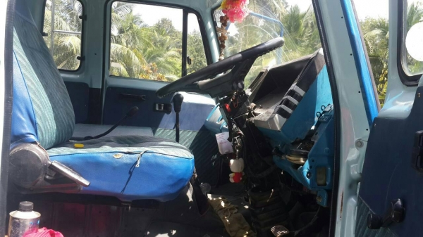 หกล้อ อีซูซุ FSR11F 165 แอร์ เพาเวอร์ ยาง900 สภาพดีสวยพร้อมใช้ ทะเบียนพร้อมโอน ราคา 425,000บ หกล้อ อีซูซุ FSR11F 165 แอร์ เพาเวอร์ ยาง900 สภาพดีสวยพร้อมใช้ ทะเบียนพร้อมโอน ราคา 425,000บ