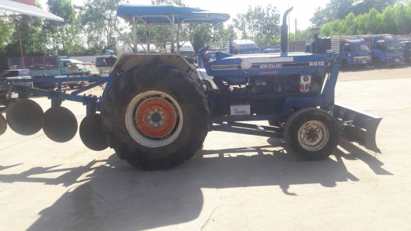 ขายรถไถฟรอด 6010เสื้อลาย