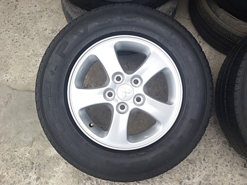 ขายล้อ Mitsubishi Triton 15ยาง205/70/15 ปี 14 4 ล้อ ขายล้อ Mitsubishi Triton 15ยาง205/70/15 ปี 14 4 ล้อ