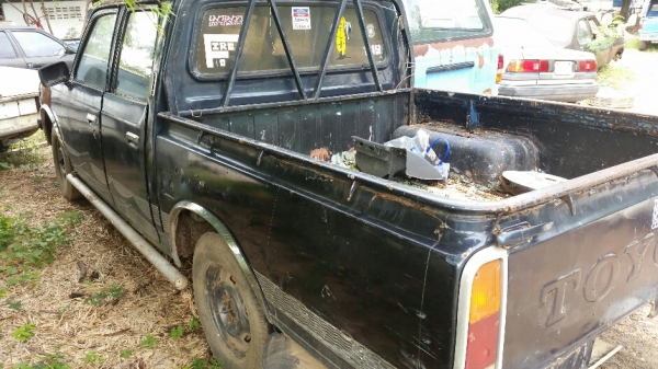 กระบะโตโยต้า RN25 4ประตู เครื่องเดิม 12R  ติดLPG ลงเล่ม ทะเบียนขาด พ.ค.55 พร้อมโอน ขาย 28,000 บาท