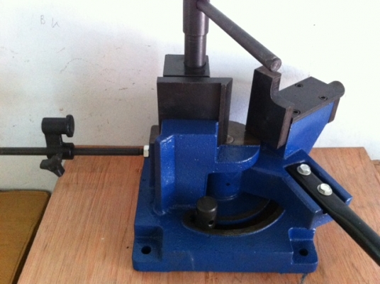 ดัดเหล็กประตูมุ้งลวดทำลาย ลวดเหล็กมุมฉาก เครื่องดัด6200