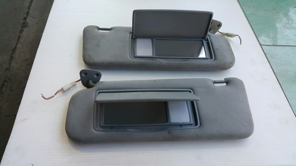 ที่บังแดดมีไฟในตัว มีกระจก เป็นผ้ากำมะหยี่ 1 คู่ ซ้าย ขวา