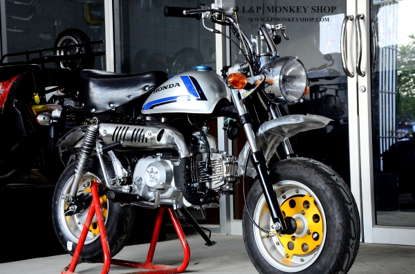 มังกี้ กอลิล่า เดิม ราคาสุดๆ เริ่มต้นเพียง 2XXXX  แต่งๆๆ ลดราคาทุกรุ่นและมีของแถมอีกมากมาย  ด่วนๆๆ ลดๆๆ   เริ่มต้นราคา ที 22999