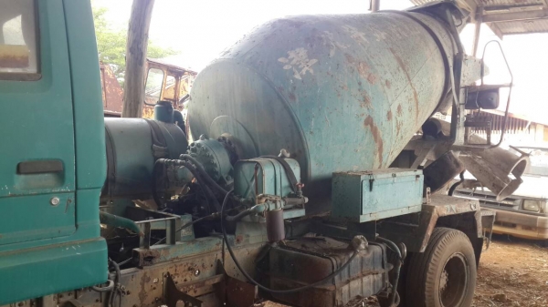 ขายหกล้อ ISUZU รถประกอบเครื่อง175แรง พร้อมโม่2.5คิวโม่ตรง ตามสภาพเครื่องพังเครื่องเกียร์ยุครบ เอกสารไม่มีครับ สัญญาซื้อขาย