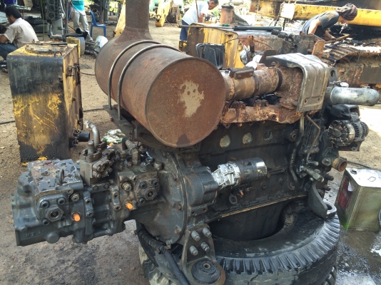 ขายเครื่อง+ปั๊ม KOMATSU PC200-7 ราคา 220000 บาท ขายเครื่อง+ปั๊ม KOMATSU PC200-7 ราคา 220000 บาท