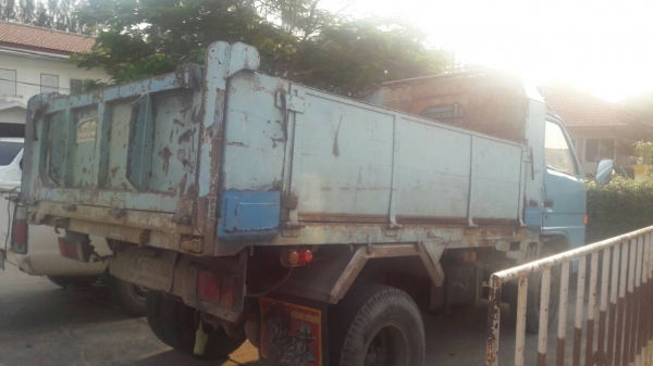 หกล้อ อีซูชุ NKR 110 ดั้ม3คิว สภาพดีพร้อมใช้งาน ทะเบียนพร้อมโอน ราคา 265,000บ ต่อรองได้ หกล้อ อีซูชุ NKR 110 ดั้ม3คิว สภาพดีพร้อมใช้งาน ทะเบียนพร้อมโอน ราคา 265,000บ ต่อรองได้