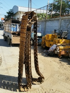 ขาย โซ่ แทรคแหล็ก สำหรับรถขุด แบคโฮ PC 20-30 มือสองญี่ปุ่น ขาย โซ่ แทรคแหล็ก สำหรับรถขุด แบคโฮ PC 20-30 มือสองญี่ปุ่น