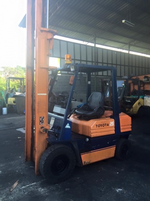 ฟอล์คลิฟต์ 2.5 ตัน TOYOTA 5FD25 รถเก่าญี่ปุ่น เสายกสูง 6 เมตร ฟอล์คลิฟต์ 2.5 ตัน TOYOTA 5FD25 รถเก่าญี่ปุ่น เสายกสูง 6 เมตร