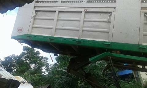 รถฮีโน่ 10 ล้อดั้ม FM227  220 แรงม้า. ปี 33 ( *** มีขาย 2 คัน. )    สนใจติดต่อ  081 - 6079515