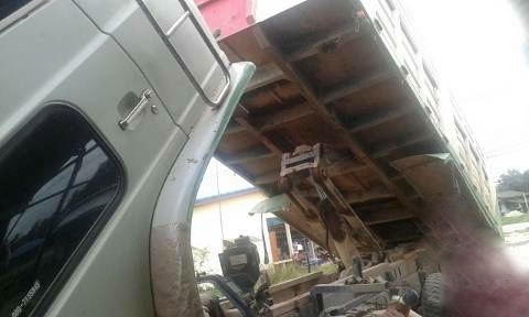 รถฮีโน่ 10 ล้อดั้ม FM227  220 แรงม้า. ปี 33 ( *** มีขาย 2 คัน. )    สนใจติดต่อ  081 - 6079515