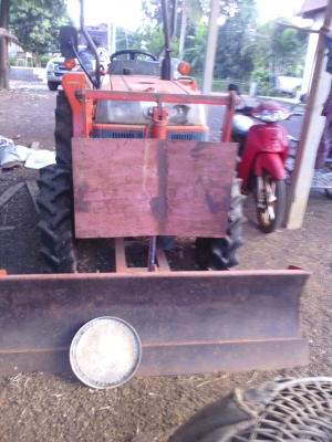 L1-2605  26แรง ขับเคลื่อนสี่ล้อ พวงมาลัยพาวเวอร์ มีใบดัน มีผานหก สนใจติดต่อ สีนวนลำเพลิน 0899638932