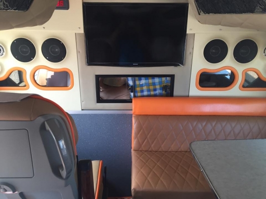 ขายรถบัส วอลโว่ บี11อาร์ (VOLVO B11R) สิริขวัญบารมี โทร. 094-5646987