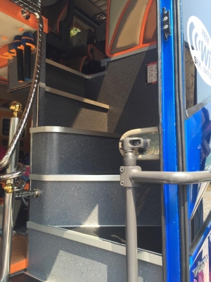 ขายรถบัส วอลโว่ บี11อาร์ (VOLVO B11R) สิริขวัญบารมี โทร. 094-5646987