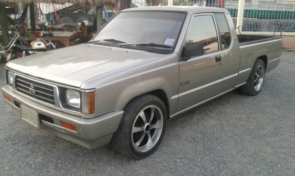 ขายรถกระบะ MITSUBISHI AEROBODY สภาพสวย พร้อมใช้งาน