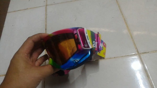 แว่นตาสปอตกรองแสง anon ป้องกันแสงสองชั้น  ใส่เล่นกี่ฬา หรือใส่ขี่รถอย่างสวยจากญี่ปุ่น สภาพสวยเหมือนใหม่