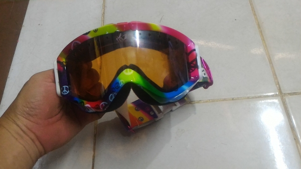 แว่นตาสปอตกรองแสง anon ป้องกันแสงสองชั้น  ใส่เล่นกี่ฬา หรือใส่ขี่รถอย่างสวยจากญี่ปุ่น สภาพสวยเหมือนใหม่