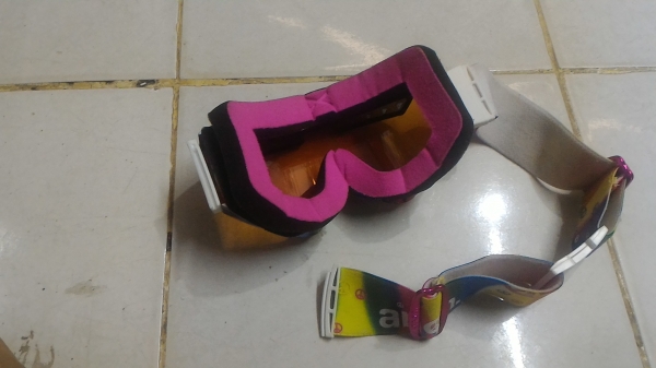 แว่นตาสปอตกรองแสง anon ป้องกันแสงสองชั้น  ใส่เล่นกี่ฬา หรือใส่ขี่รถอย่างสวยจากญี่ปุ่น สภาพสวยเหมือนใหม่