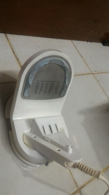 เตารีดผ้าไอน้ำ PHILIPS แบบไร้สายและเลือกแบบยึดสาย เตารีดเคลื่อบสารไม่ให้ผ้าติดรีดลื่นและฐานรองเสียบไฟแยกกัน